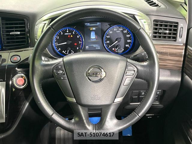 Nissan ELGRAND 2014-02 8873291-11