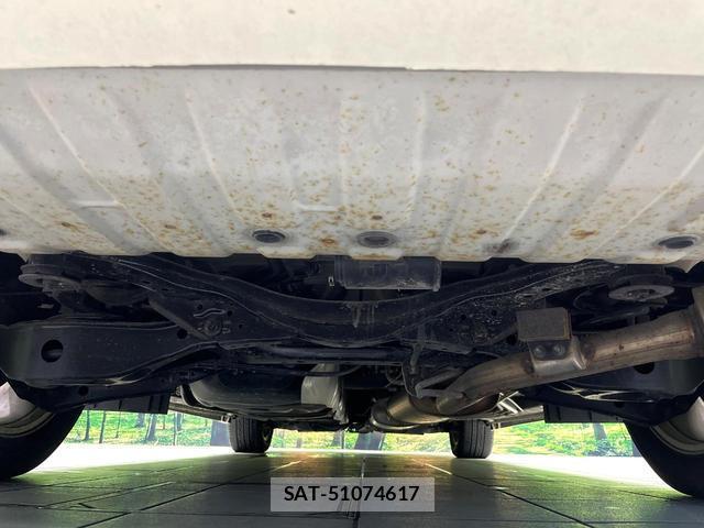 Nissan ELGRAND 2014-02 8873291-19