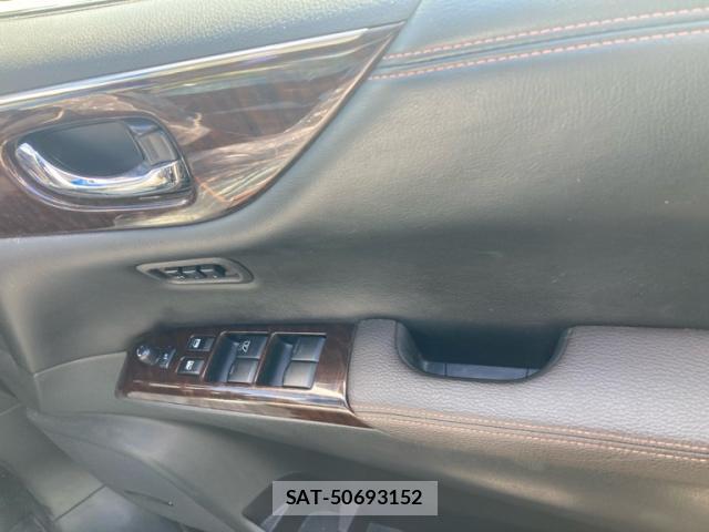 Nissan ELGRAND 2010-08 8873466-14