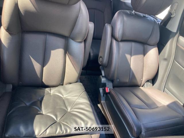 Nissan ELGRAND 2010-08 8873466-16
