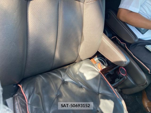 Nissan ELGRAND 2010-08 8873466-17