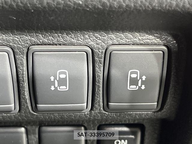 Nissan ELGRAND 2017-09 8873741-5