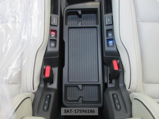 Nissan ELGRAND 2026-08 8873750-15