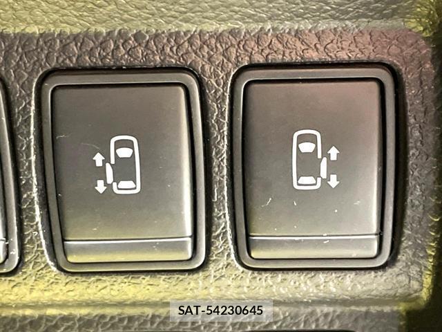 Nissan ELGRAND 2013-03 8873792-4