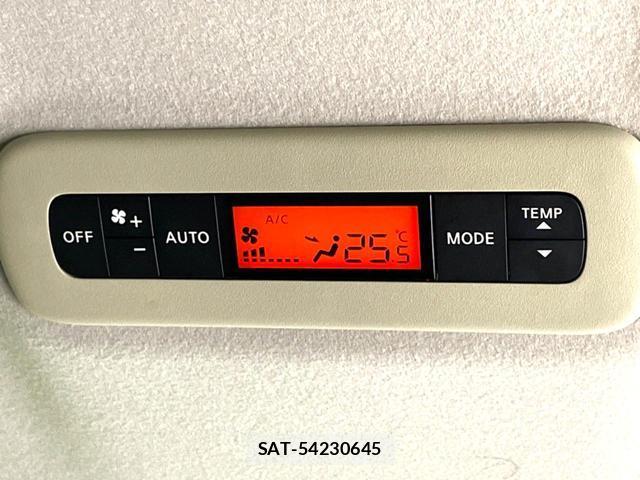 Nissan ELGRAND 2013-03 8873792-7