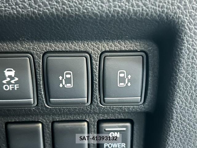 Nissan ELGRAND 2016-12 8874960-13