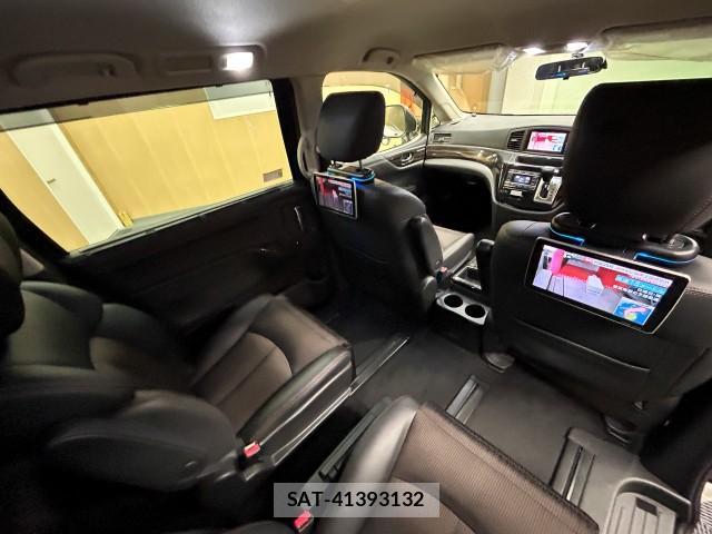 Nissan ELGRAND 2016-12 8874960-17