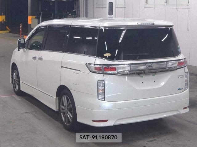 Nissan ELGRAND 2013-10 8875369-1