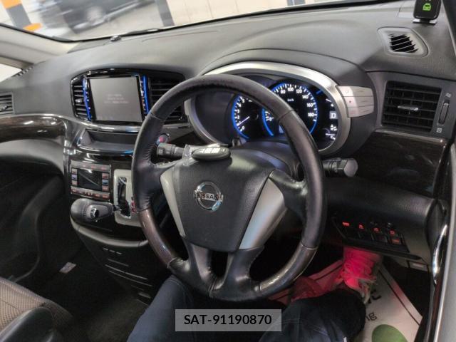 Nissan ELGRAND 2013-10 8875369-2