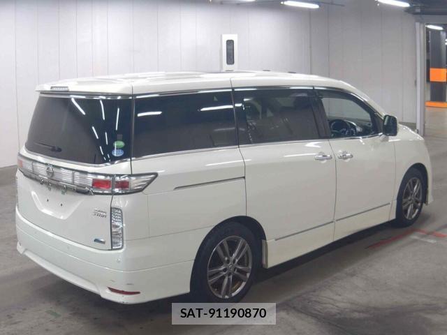 Nissan ELGRAND 2013-10 8875369-4
