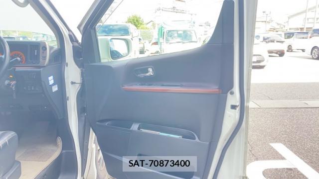 Nissan ELGRAND 2005-03 8875728-7