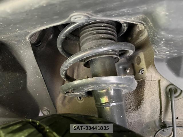 Suzuki ESCUDO 2015-10 8873935-19