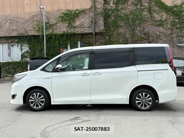 Toyota ESQUIRE 2020-03 8872919-5