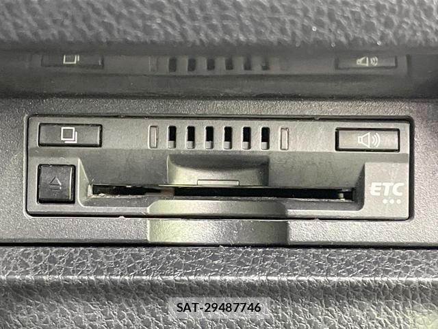 Toyota ESQUIRE 2020-12 8873588-6
