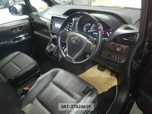 Toyota ESQUIRE 2018-04 8874768-2