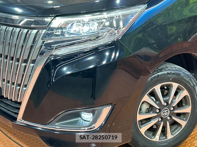Toyota ESQUIRE 2017-12 8874852-12