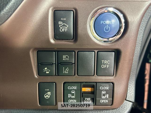 Toyota ESQUIRE 2017-12 8874852-3