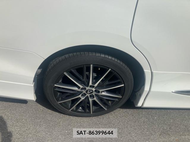 Toyota ESQUIRE 2018-04 8875682-3