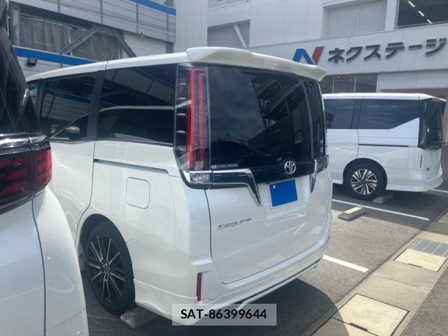 Toyota ESQUIRE 2018-04 8875682-4