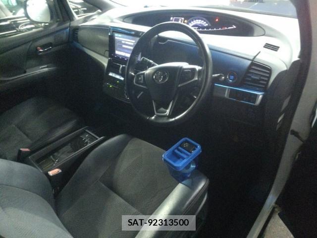 Toyota ESTIMA 2017-07 8874777-2