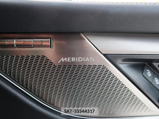 Jaguar F-PACE 2023-10 8873088-5