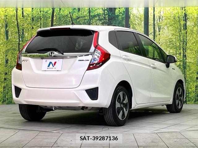 Honda FIT HYBRID 2016-06 8874608-16