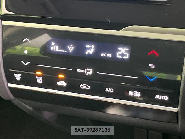 Honda FIT HYBRID 2016-06 8874608-4