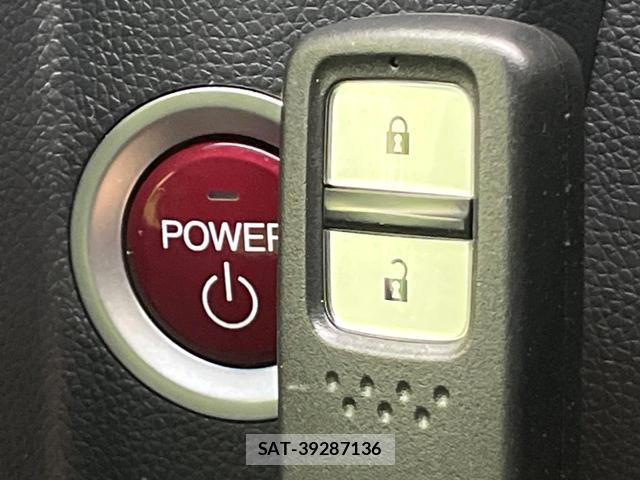 Honda FIT HYBRID 2016-06 8874608-6