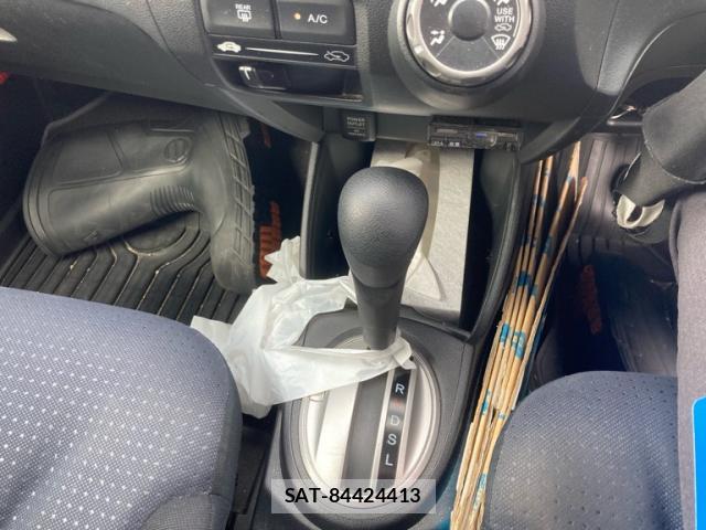 Honda FIT 2008-04 8872542-15
