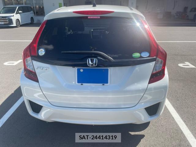 Honda FIT 2015-10 8873366-13