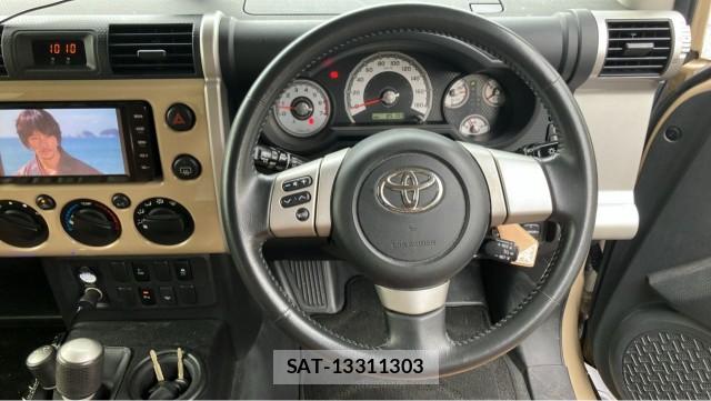 Toyota FJ CRUISER 2015-02 8874408-16