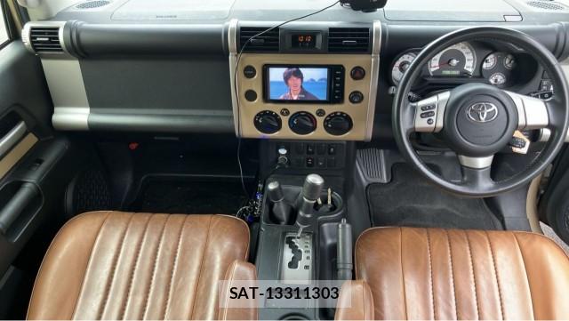 Toyota FJ CRUISER 2015-02 8874408-2