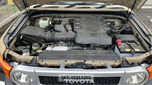 Toyota FJ CRUISER 2015-02 8874408-7