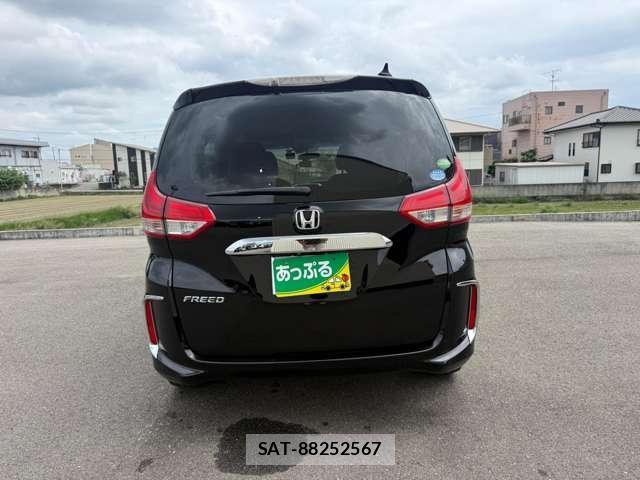 Honda FREED 2018-06 8873704-6