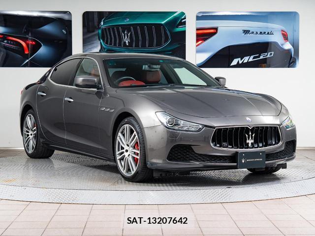 Maserati GHIBLI 2016-01 8874276-12