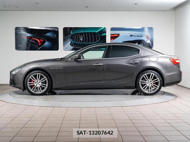 Maserati GHIBLI 2016-01 8874276-14