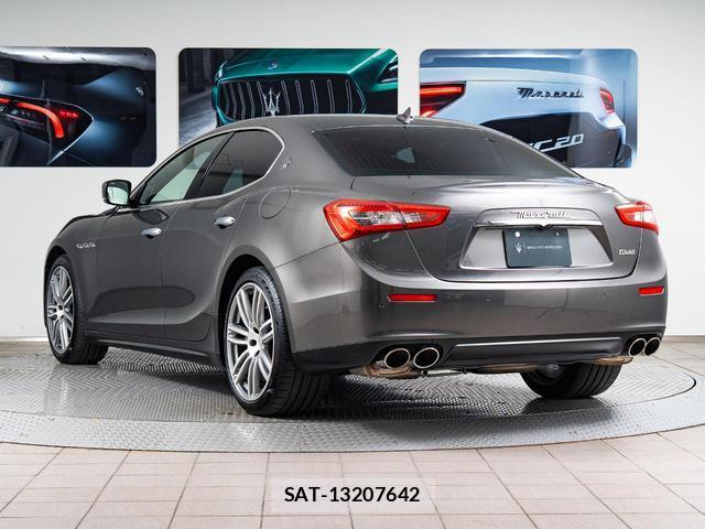 Maserati GHIBLI 2016-01 8874276-15