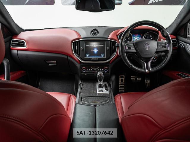 Maserati GHIBLI 2016-01 8874276-2