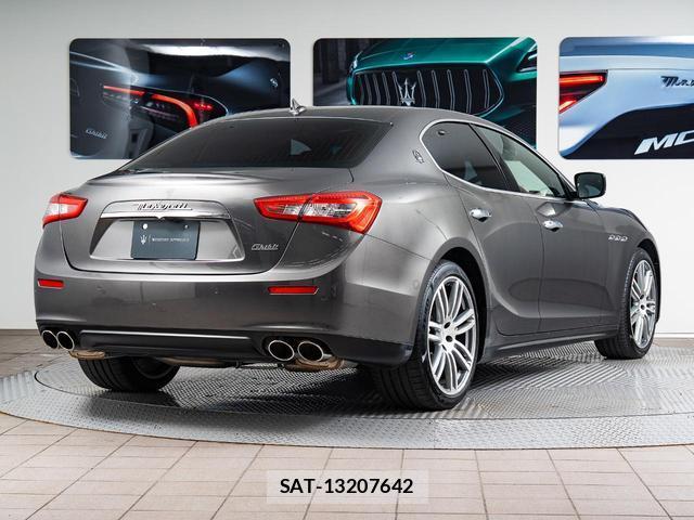 Maserati GHIBLI 2016-01 8874276-3