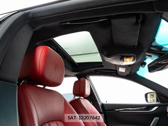 Maserati GHIBLI 2016-01 8874276-5