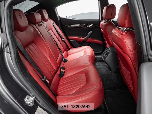 Maserati GHIBLI 2016-01 8874276-7