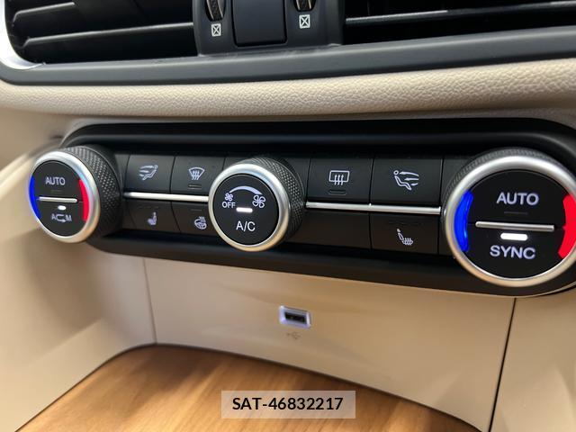 ALFA ROMEO Giulia 2019-11 8872600-11