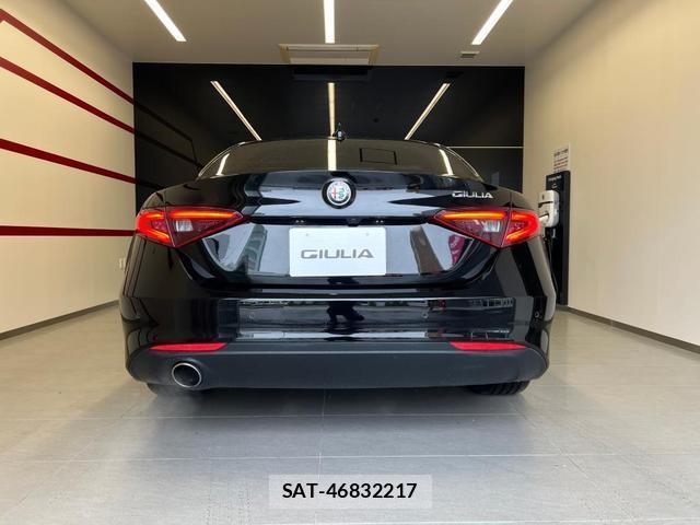 ALFA ROMEO Giulia 2019-11 8872600-2