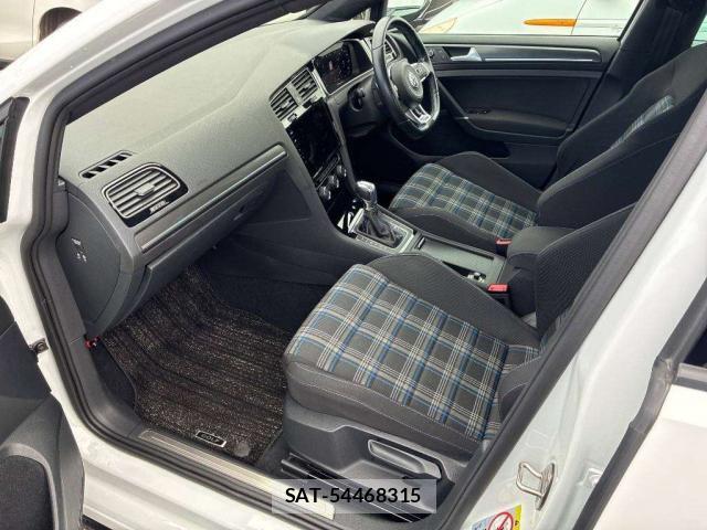 VolksWagen GOLF GTE 2019-03 8874900-4