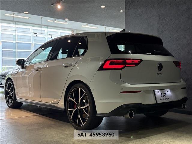 VolksWagen GOLF GTI 2023-06 8873813-4