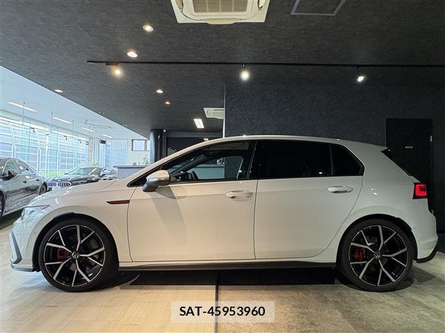 VolksWagen GOLF GTI 2023-06 8873813-5
