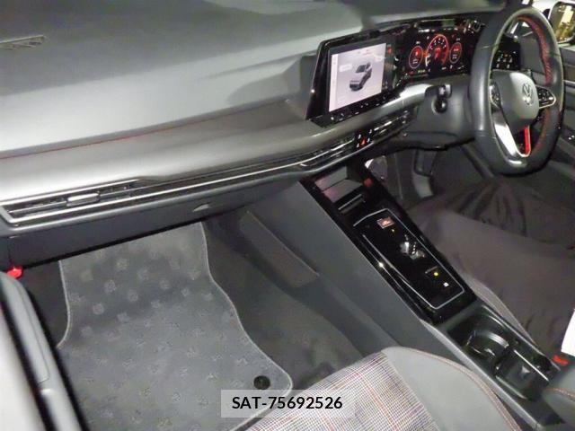 VolksWagen GOLF GTI 2024-03 8874871-2