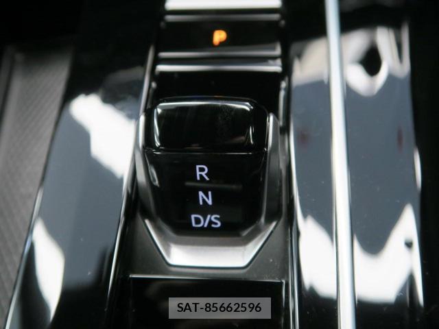 VolksWagen GOLF R VARIANT 2023-11 8872792-9