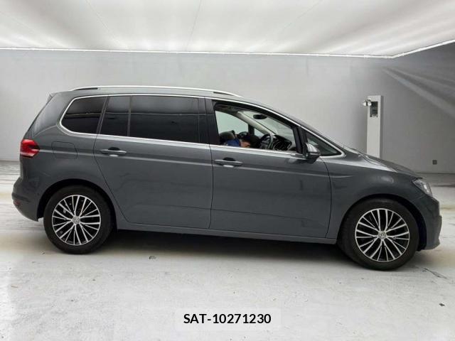VolksWagen GOLF TOURAN 2019-01 8874904-5
