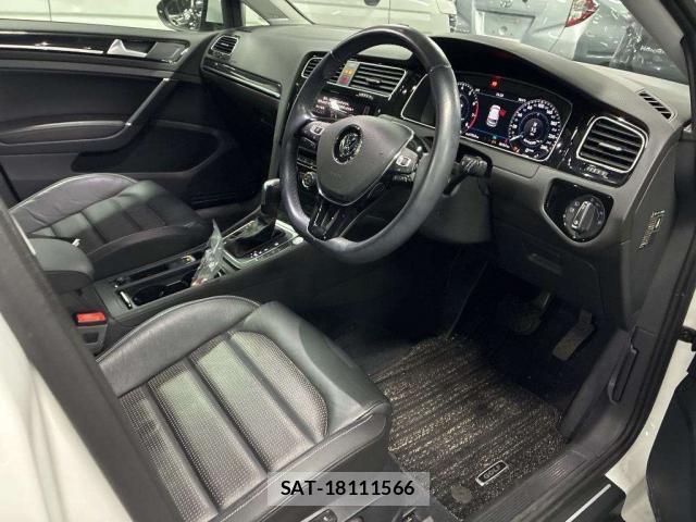 VolksWagen GOLF 2020-11 8875413-3